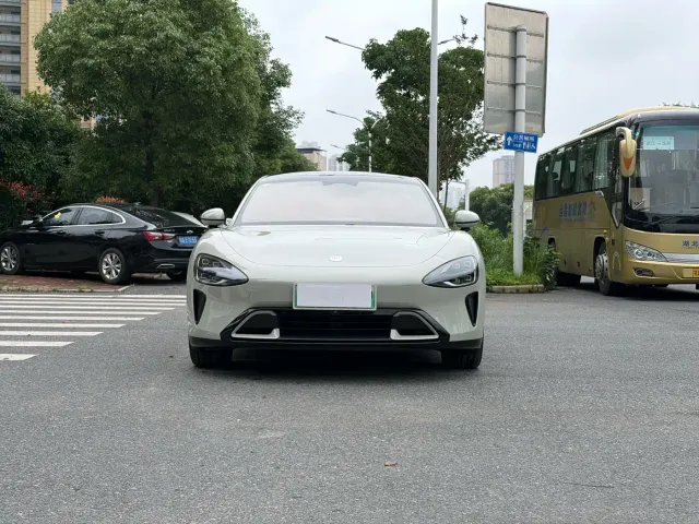 Xiaomi SU7 — Фото автомобиля 2