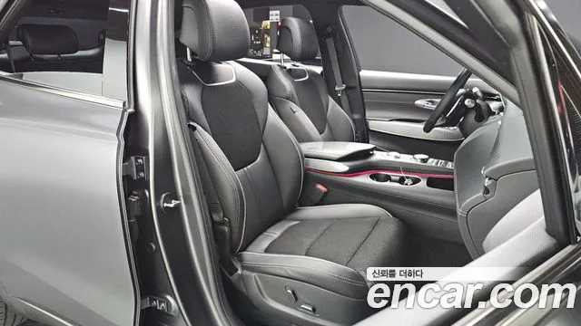 Genesis GV70 — Фото автомобиля 15