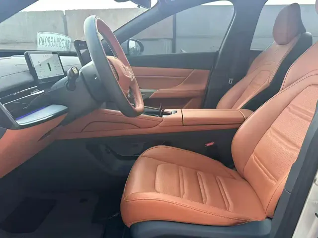Dongfeng eπ 007 — Фото автомобиля 5