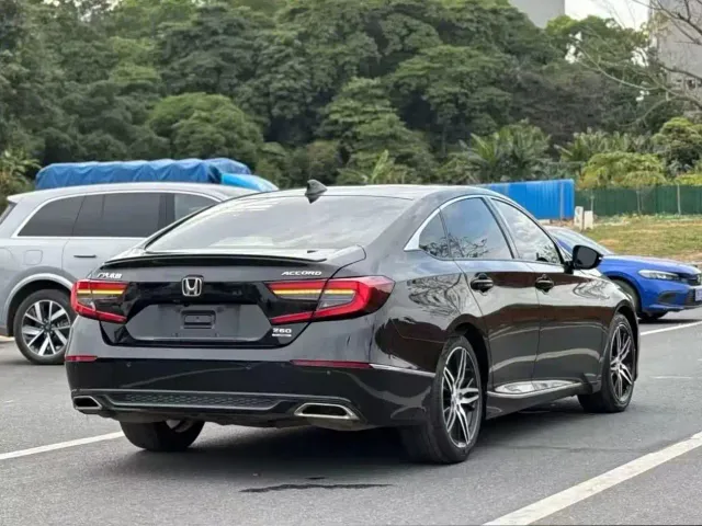 Honda Accord — Фото автомобиля 5