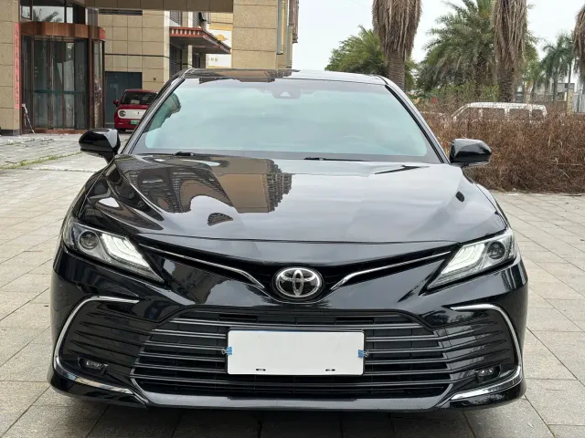 Toyota Camry — Фото автомобиля 2