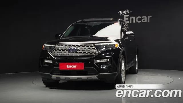 Ford Explorer — Фото автомобиля 3