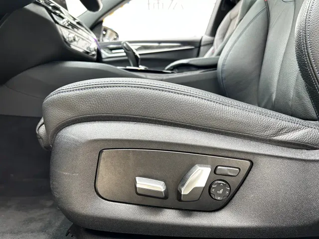 BMW 6 Series Gran Turismo — Фото автомобиля 6