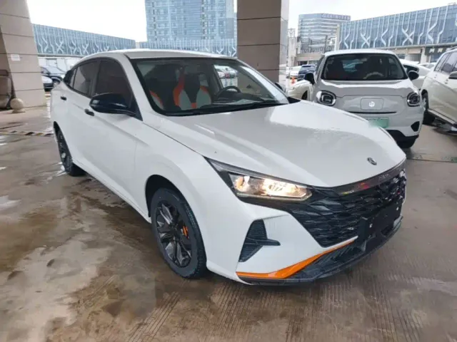 Dongfeng Yixuan — Фото автомобиля 3