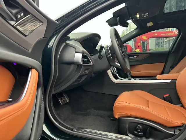 Jaguar XEL — Фото автомобиля 12