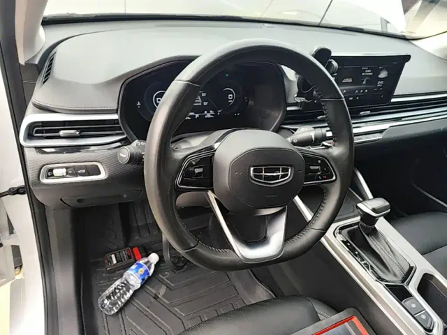 Geely Emgrand — Фото автомобиля 4