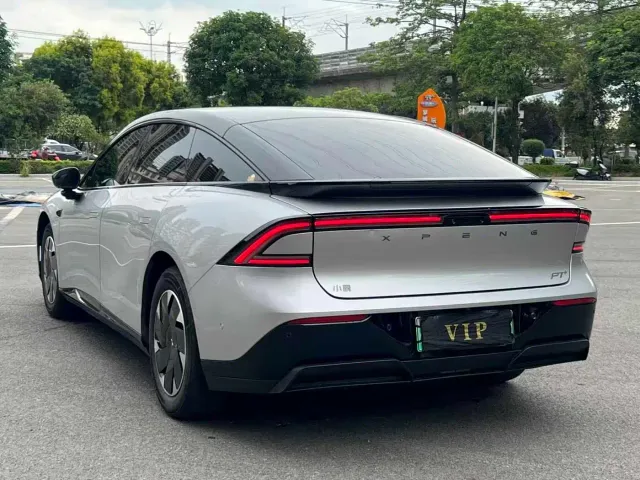 Xpeng P7+ — Фото автомобиля 7