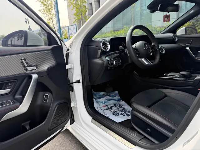 Mercedes-Benz A-Class — Фото автомобиля 6