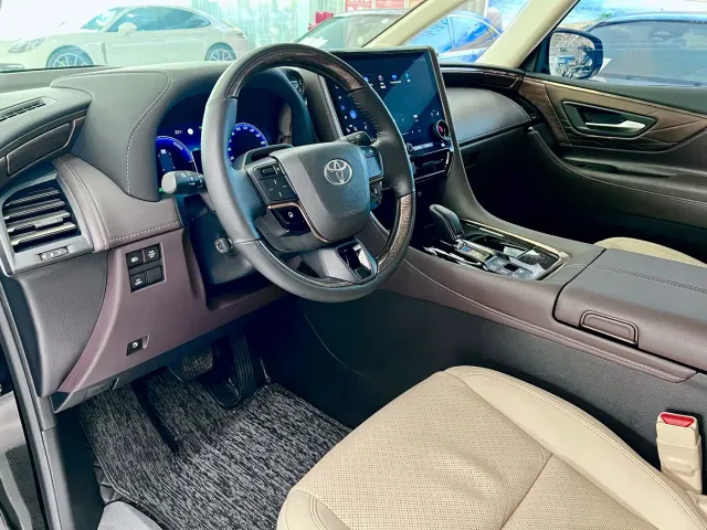 Toyota Alphard — Фото автомобиля 7