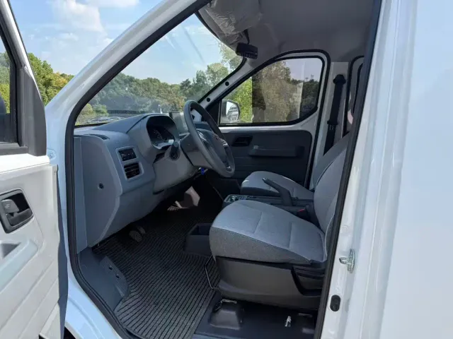 Wuling Yangguang — Фото автомобиля 7
