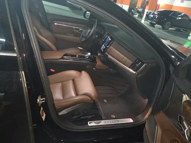 Volvo S90 — Фото автомобиля 8