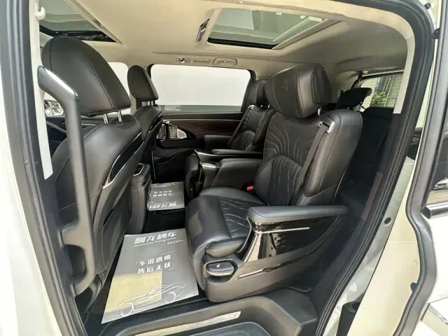 GAC Trumpchi M8 — Фото автомобиля 11