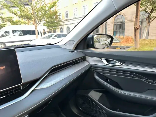 Geely Xingrui — Фото автомобиля 10