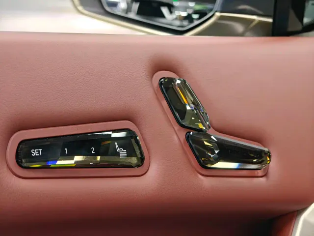 BMW iX M60 — Фото автомобиля 21