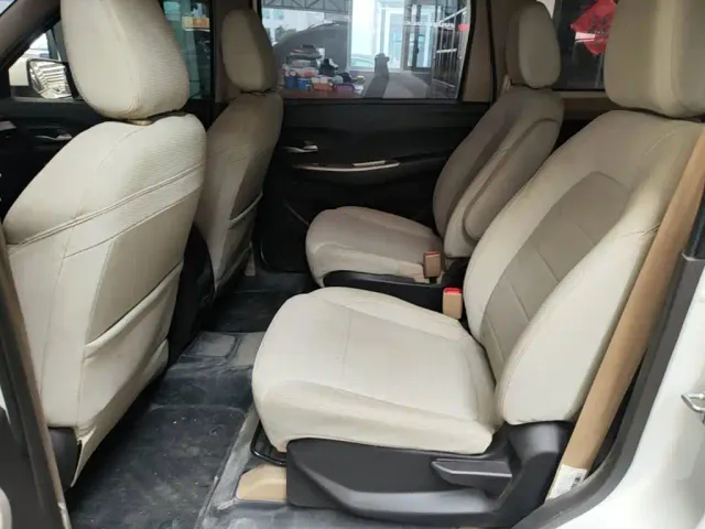 Wuling Hongguang — Фото автомобиля 16