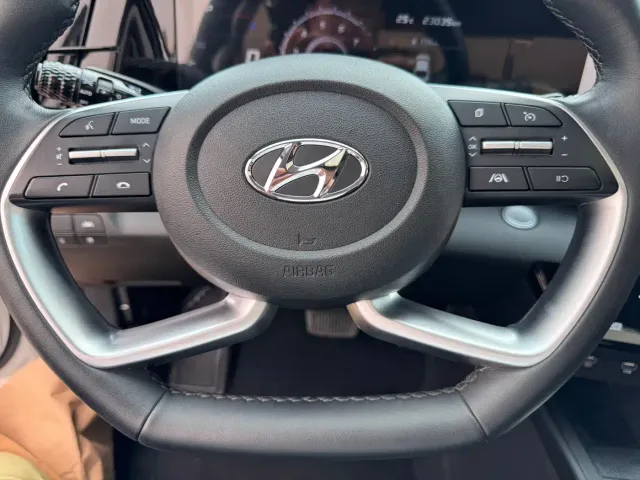 Hyundai Elantra — Фото автомобиля 15