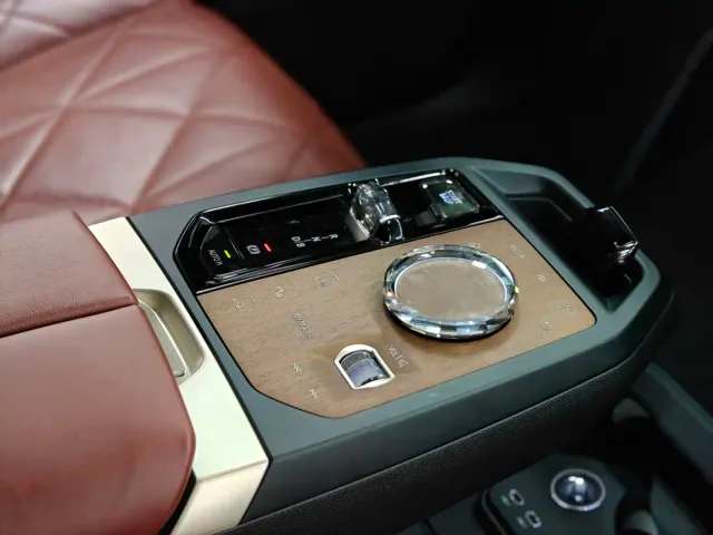 BMW iX M60 — Фото автомобиля 13