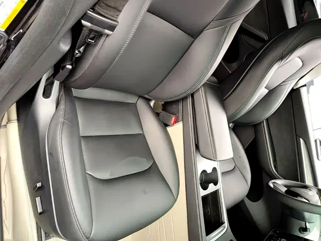 Tesla Model Y — Фото автомобиля 24