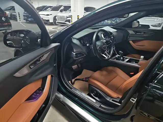 Jaguar XEL — Фото автомобиля 15