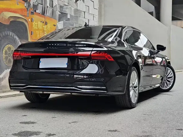 Audi A7L — Фото автомобиля 2