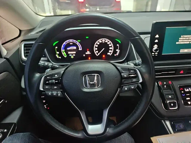 Honda Elysion — Фото автомобиля 2