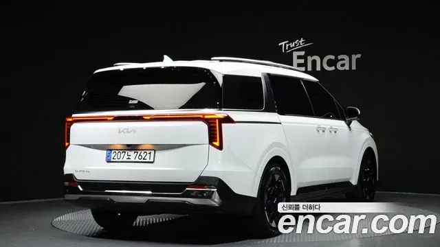 Kia Canival Новый Carnival 4 поколение Дизель 9 мест Signature — Фото автомобиля 2