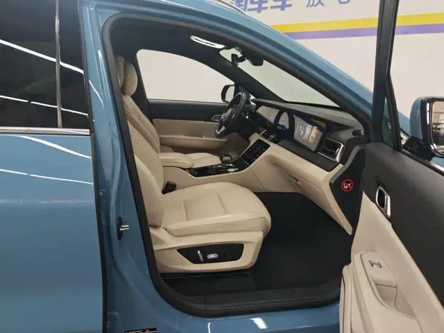 Li Auto ONE — Фото автомобиля 8