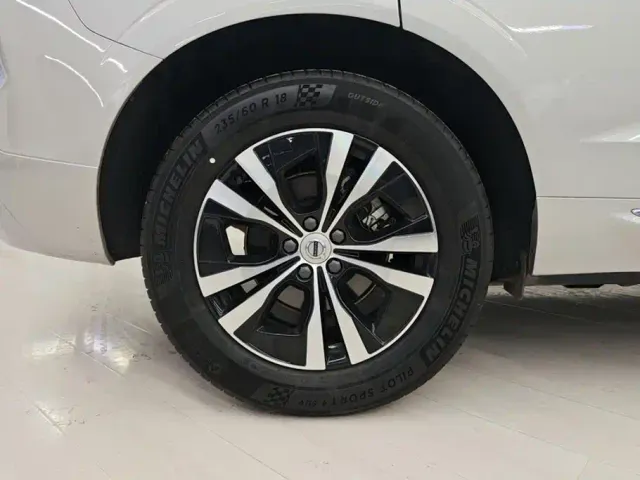 Volvo XC60 — Фото автомобиля 6