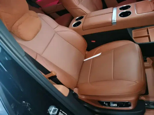 Li Auto L8 — Фото автомобиля 24