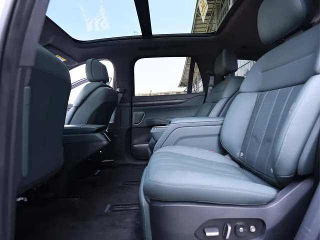 Nio ES8 — Фото автомобиля 17