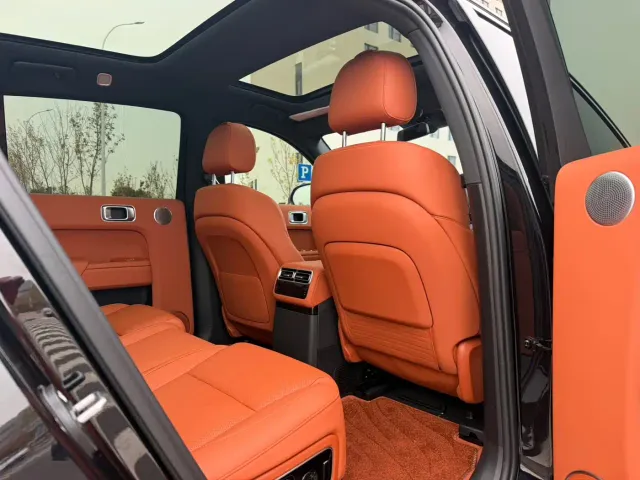 Li Auto L7 — Фото автомобиля 12