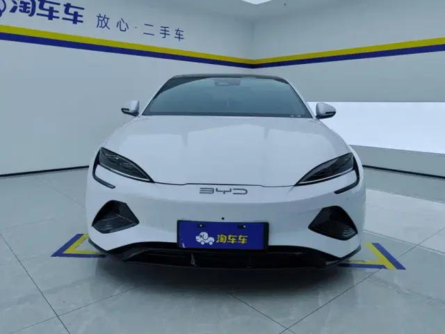 BYD Seal 2022 550km Standard Range RWD Premium — Фото автомобиля 2