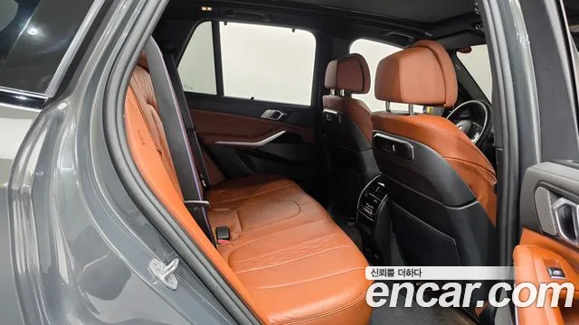 BMW X5 xDrive 40i M Sport Pro — Фото автомобиля 8