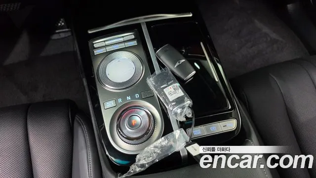 Genesis G80 Бензин 2.5 турбо AWD — Фото автомобиля 9