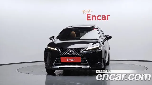 Lexus UX — Фото автомобиля 3