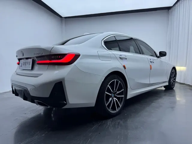 BMW 3 Series — Фото автомобиля 3