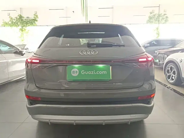 Audi Q4 e-tron — Фото автомобиля 5