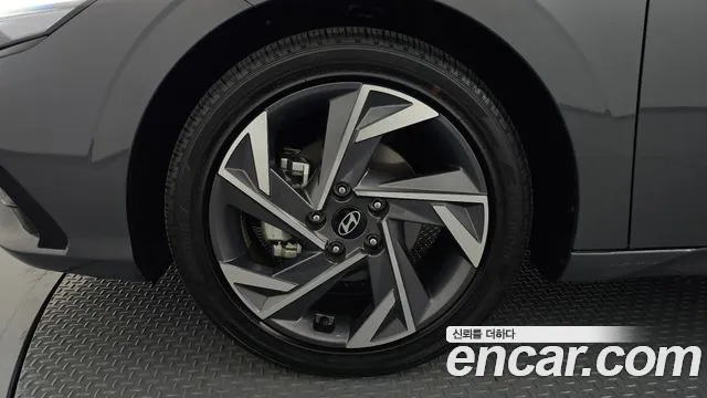 Hyundai Avante CN7 — Фото автомобиля 5
