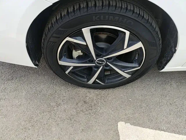 Roewe i5 — Фото автомобиля 22