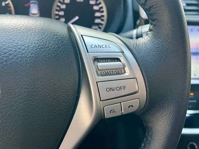 Nissan Tiida — Фото автомобиля 10