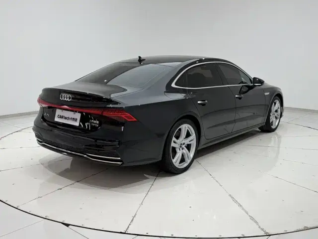 Audi A7L — Фото автомобиля 27