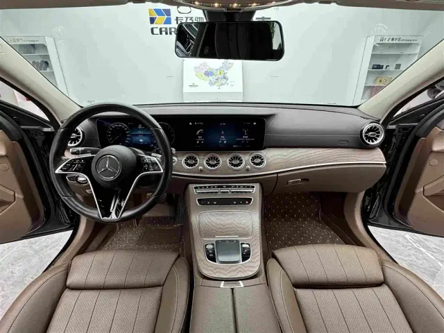Mercedes-Benz E-Class — Фото автомобиля 11