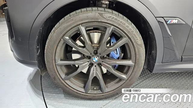 BMW X7 M60i xDrive M Sport 6 мест — Фото автомобиля 5