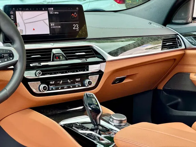 BMW 6 Series Gran Turismo — Фото автомобиля 9