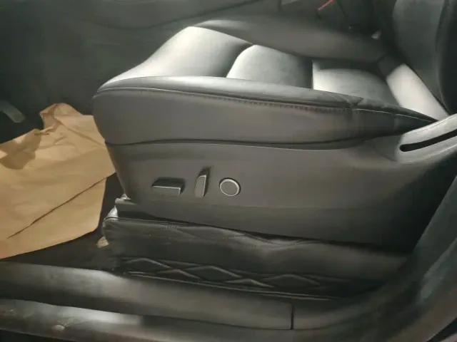 Tesla Model Y — Фото автомобиля 5