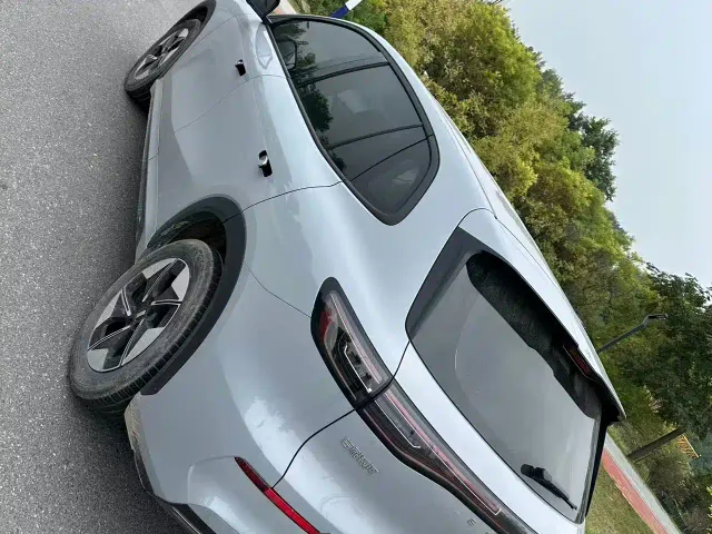 Geely Galaxy E5 — Фото автомобиля 8