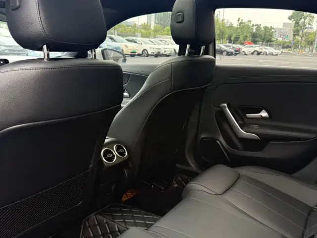 Mercedes-Benz A-Class — Фото автомобиля 6