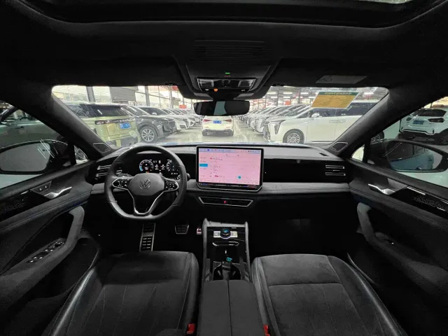 Volkswagen Tiguan L — Фото автомобиля 11