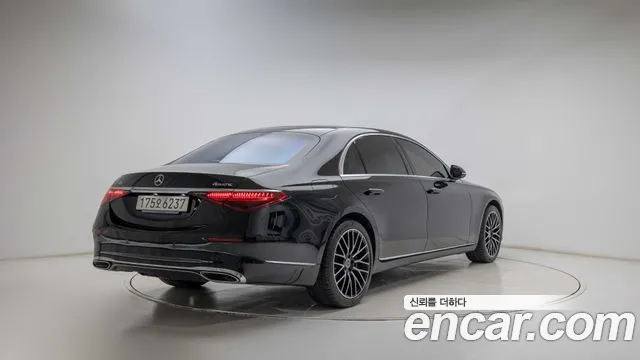 Mercedes-Benz S-Class — Фото автомобиля 2
