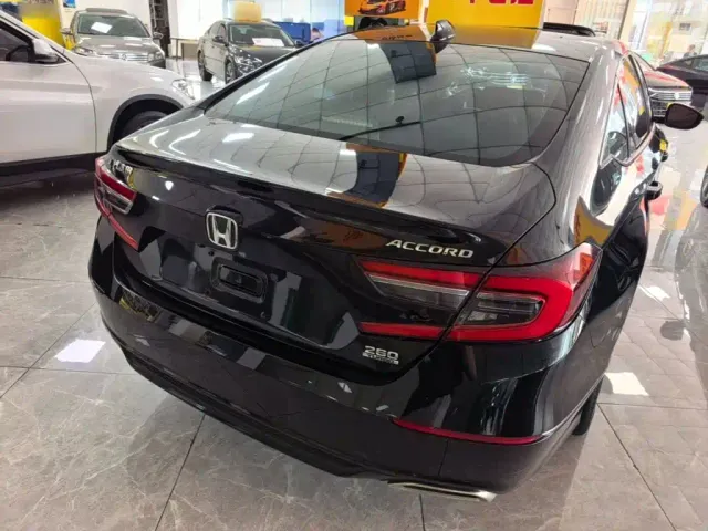 Honda Accord — Фото автомобиля 6
